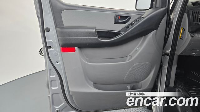 Hyundai Starex 2019 — photo 14