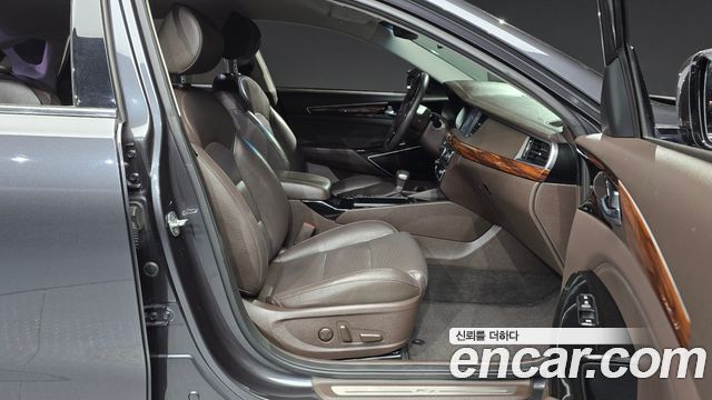 Kia K7 2017 — photo 11