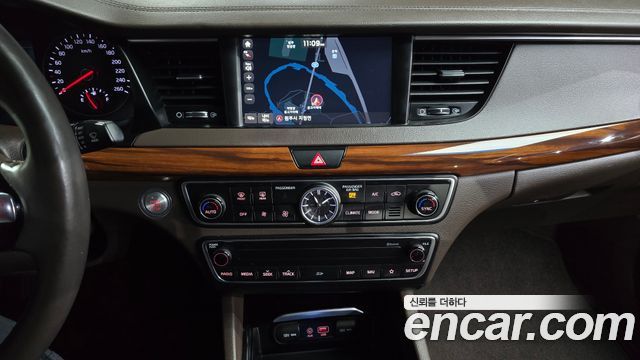 Kia K7 2017 — photo 14