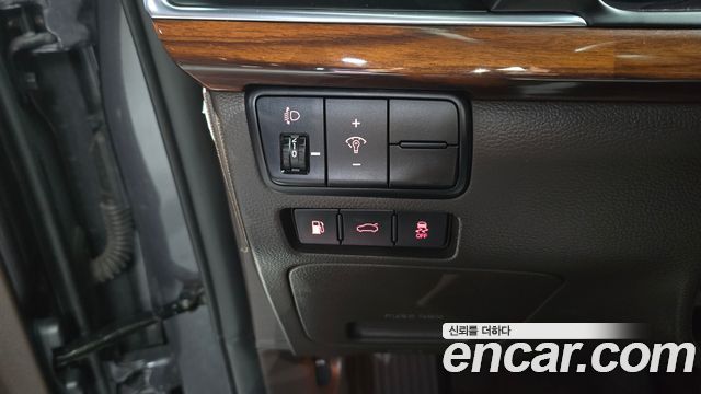Kia K7 2017 — photo 16