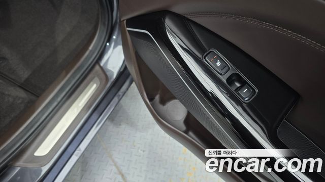 Kia K7 2017 — photo 19