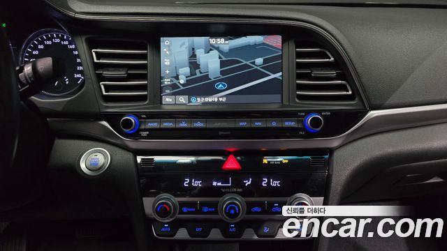 Hyundai AVANTE 2019 — photo 21
