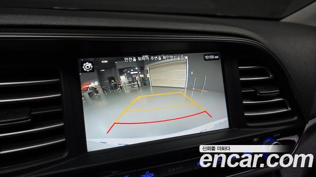 Hyundai AVANTE 2019 — photo 22