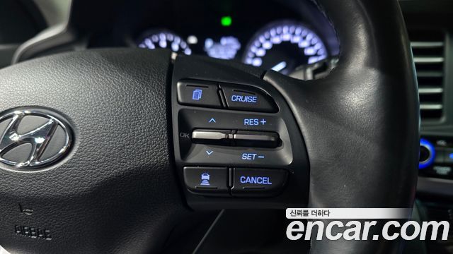 Hyundai AVANTE 2019 — photo 23