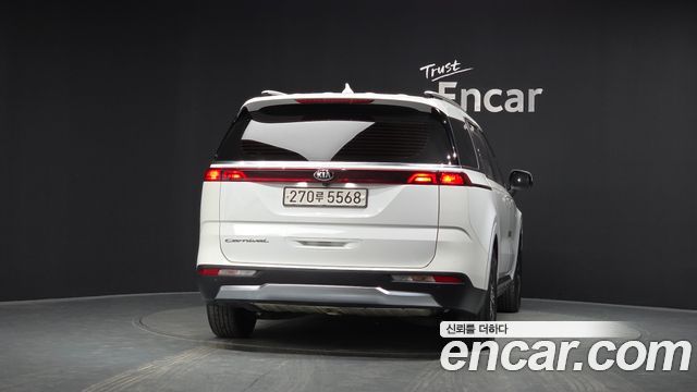 Kia Canival 2021 — photo 4