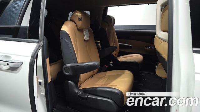Kia Canival 2021 — photo 11