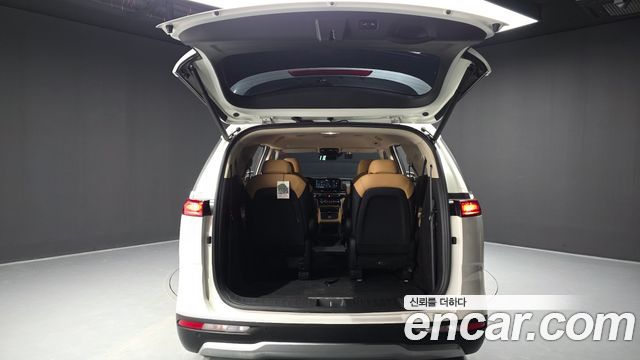 Kia Canival 2021 — photo 20
