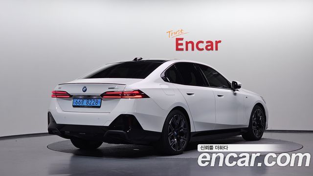 BMW i5 2024 — photo 2