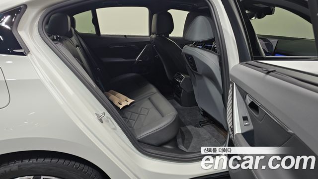 BMW i5 2024 — photo 17