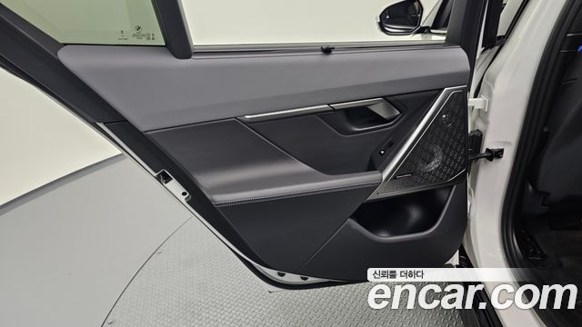 BMW i5 2024 — photo 15