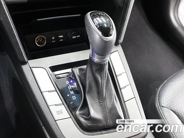 Hyundai AVANTE 2016 — photo 9