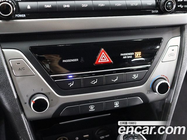 Hyundai AVANTE 2016 — photo 11