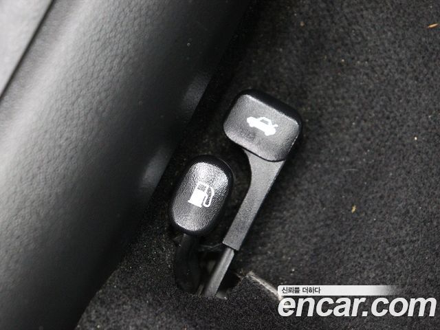 Hyundai AVANTE 2016 — photo 14