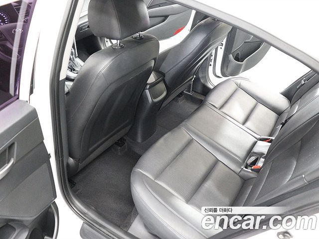 Hyundai AVANTE 2016 — photo 17