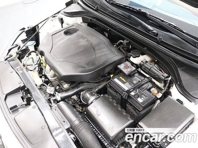 Hyundai AVANTE 2016 — photo 19