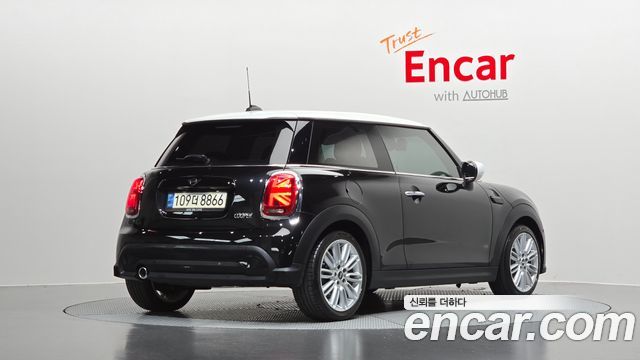 Mini Cooper 2023 — photo 2