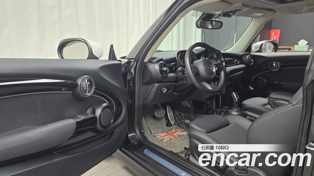 Mini Cooper 2023 — photo 13