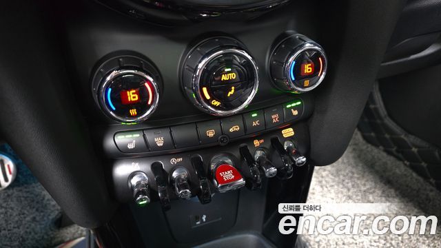 Mini Cooper 2023 — photo 22