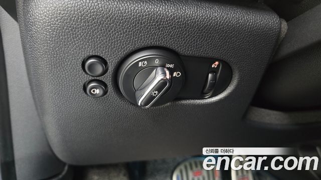 Mini Cooper 2023 — photo 25
