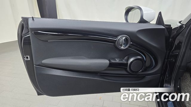Mini Cooper 2023 — photo 14