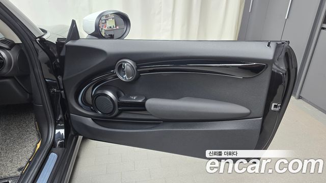 Mini Cooper 2023 — photo 15