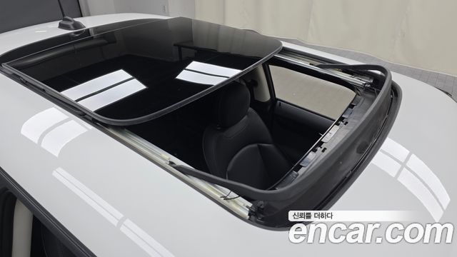 Mini Cooper 2023 — photo 28