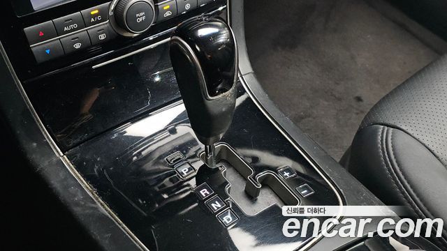 Kia OPIRUS 2010 — photo 9