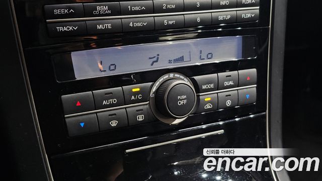 Kia OPIRUS 2010 — photo 16