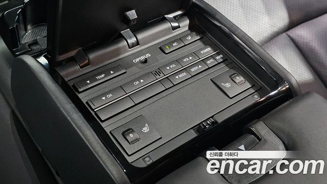 Kia OPIRUS 2010 — photo 18