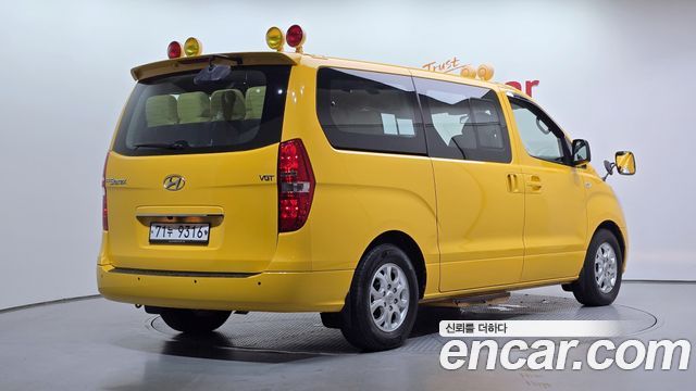 Hyundai Starex 2015 — photo 2
