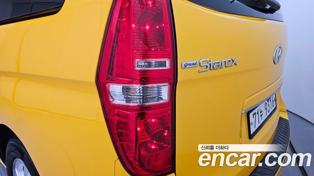 Hyundai Starex 2015 — photo 9
