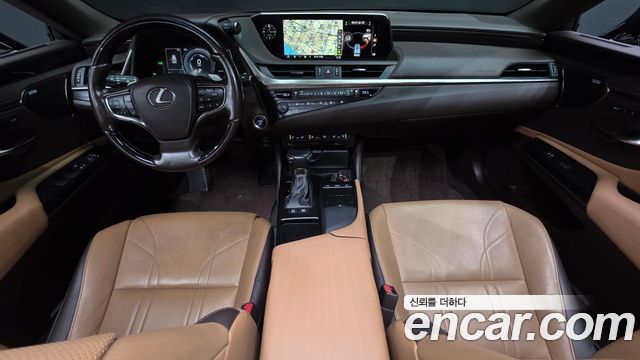 Lexus ES 2019 — photo 7