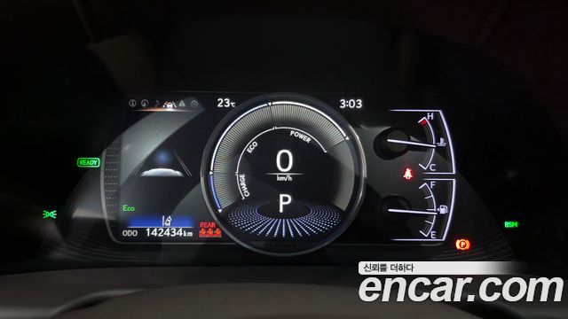 Lexus ES 2019 — photo 8