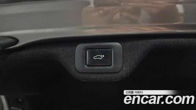 Lexus ES 2019 — photo 20