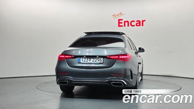 Mercedes-Benz C-Class 2025 — photo 4