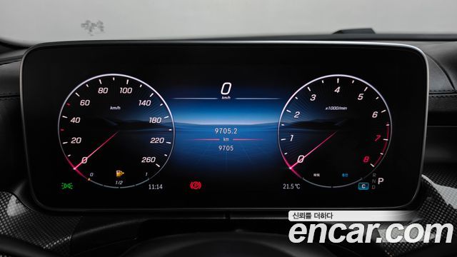 Mercedes-Benz C-Class 2025 — photo 11
