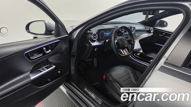 Mercedes-Benz C-Class 2025 — photo 13