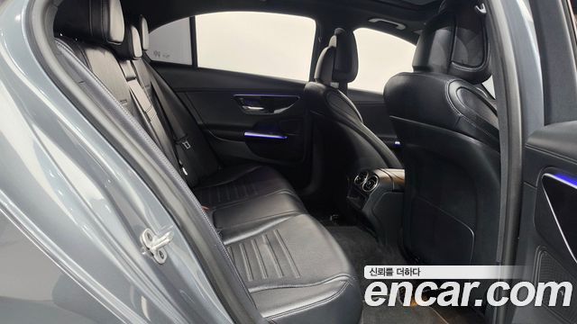 Mercedes-Benz C-Class 2025 — photo 17