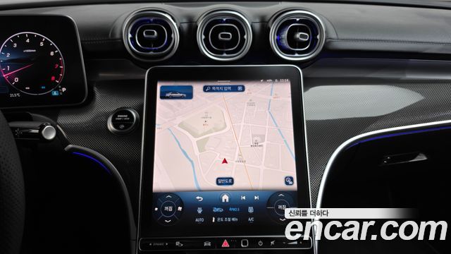 Mercedes-Benz C-Class 2025 — photo 18