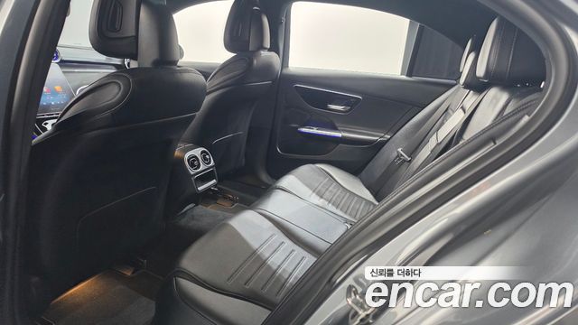 Mercedes-Benz C-Class 2025 — photo 25