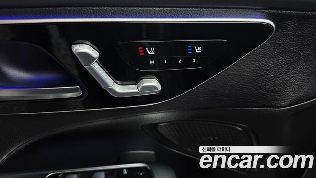 Mercedes-Benz C-Class 2025 — photo 28