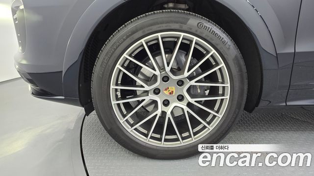 Porsche Cayenne 2023 — photo 5