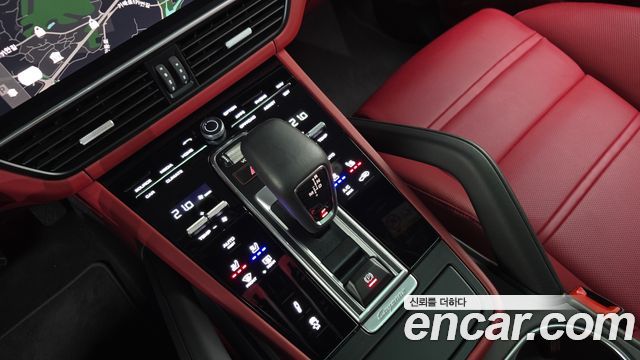 Porsche Cayenne 2023 — photo 12