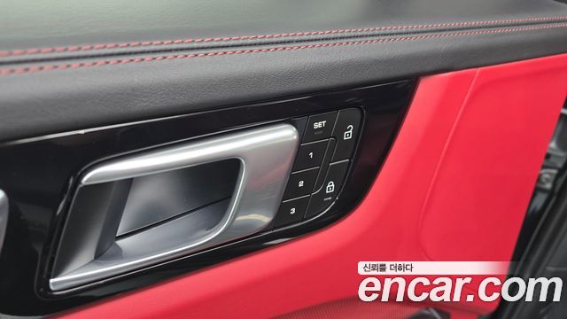 Porsche Cayenne 2023 — photo 22