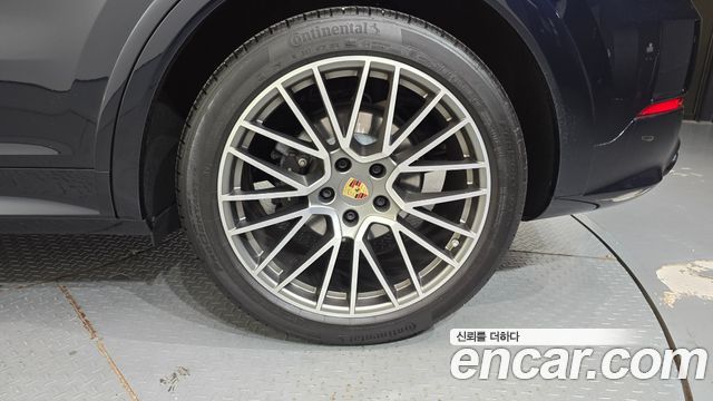 Porsche Cayenne 2023 — photo 7