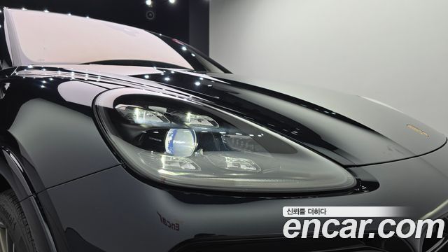 Porsche Cayenne 2023 — photo 8