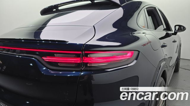 Porsche Cayenne 2023 — photo 9
