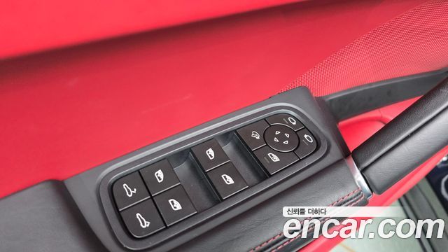 Porsche Cayenne 2023 — photo 29