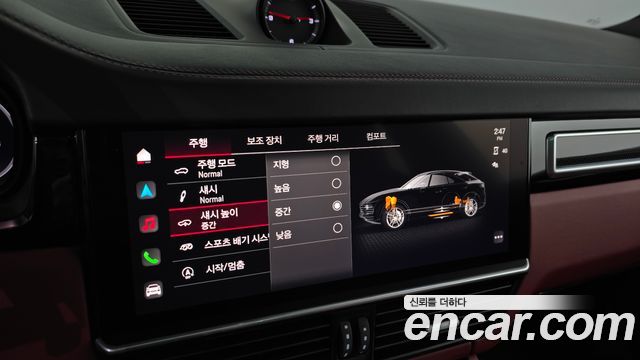 Porsche Cayenne 2023 — photo 34