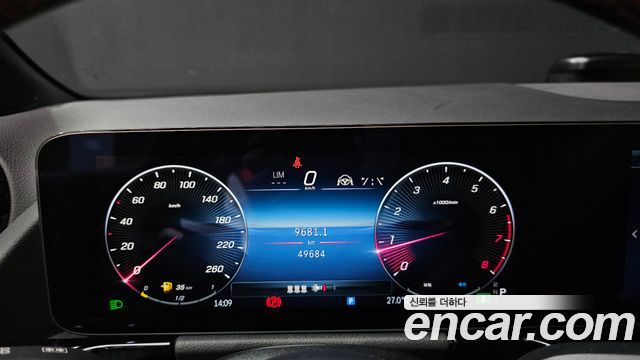 Mercedes-Benz GLA-Class 2024 — photo 11